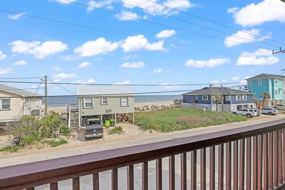 3 BDR Oceanviews & Walk to Pier